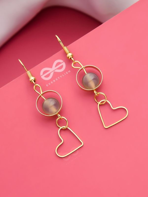 The little dangling heart - Golden Casual Earrings