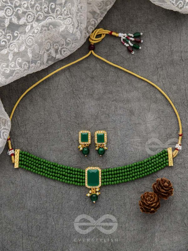 The Mystical Magnificence - Set of Statement Choker And Earrings (Forest Green)