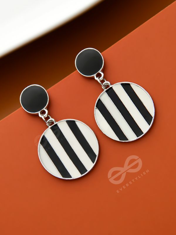 A CLASSY AFFAIR - SILVER STRIPED EARRINGS