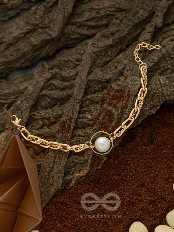 Pearl-Fectly Golden - Golden Layered Chain Bracelet