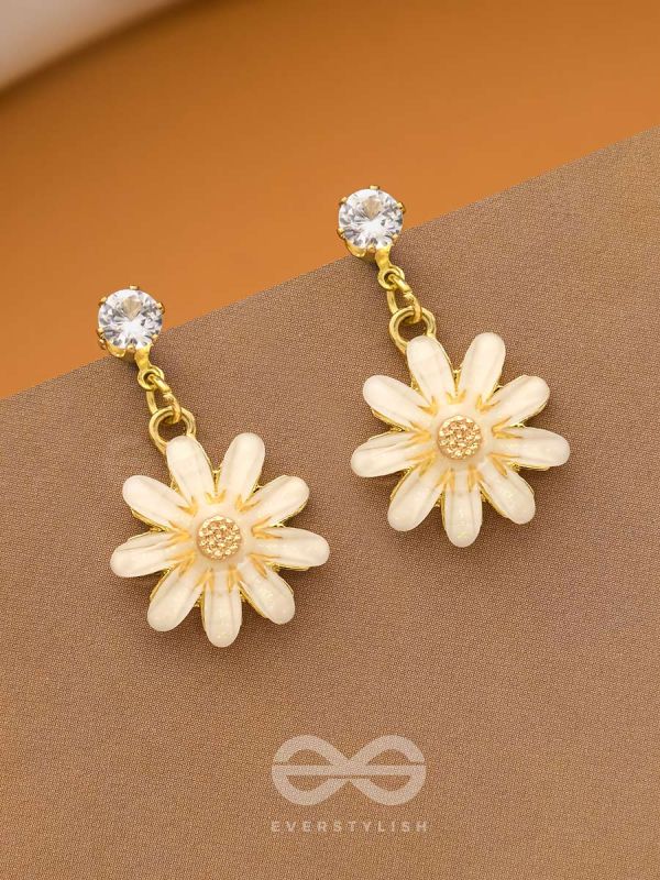 The Snowdrop- Cute Golden Earrings (Chiffon White)