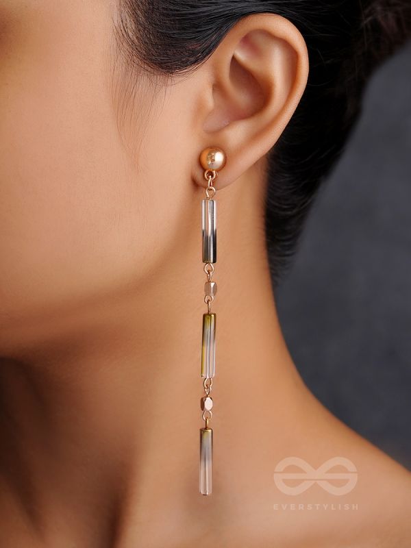 Day In, Day Out-Golden Resin Earrings (Ivory White and Lead Black)