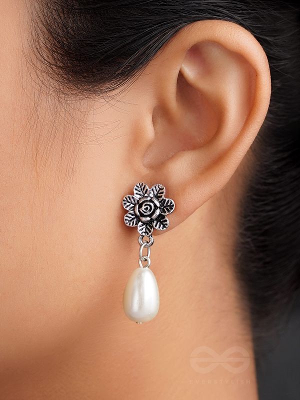 The Frosty Dewdrop- Oxidised Pearl Earrings