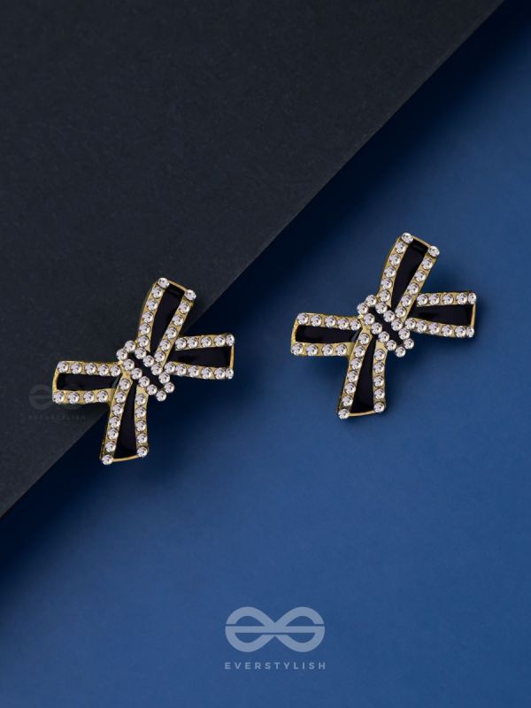 KNOTTY & NICE - GOLDEN ENAMELLED STUDS (BLACK)