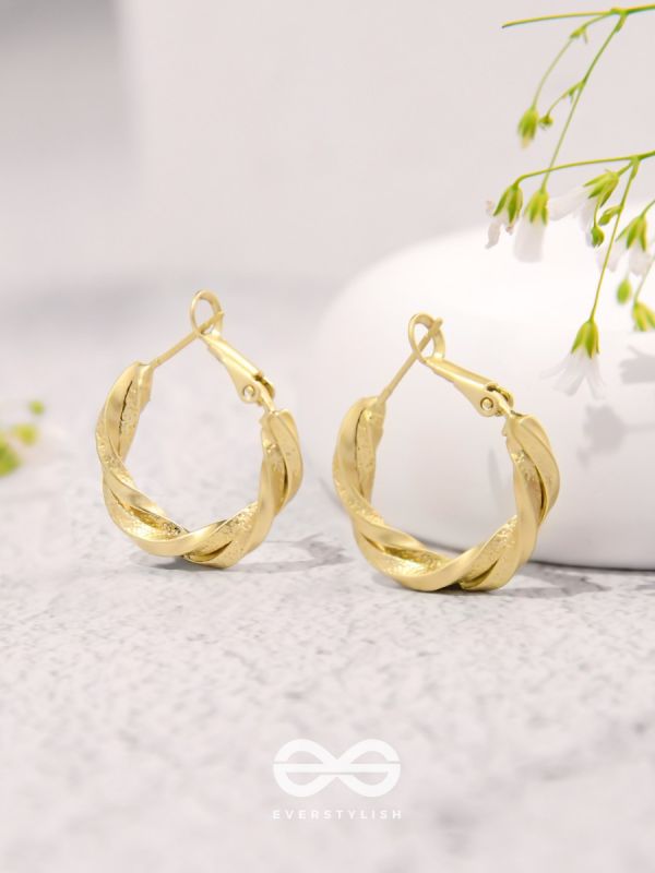 Twisted Story - Golden Hoop Earrings