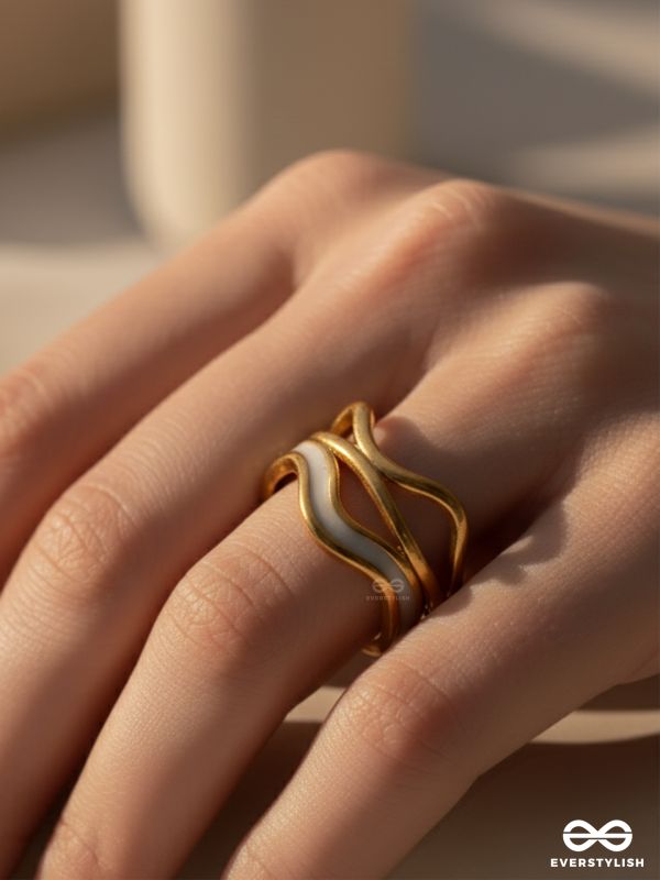 PURE ALLURE - WAVY STAINLESS STEEL ANTI-TARNISH RING