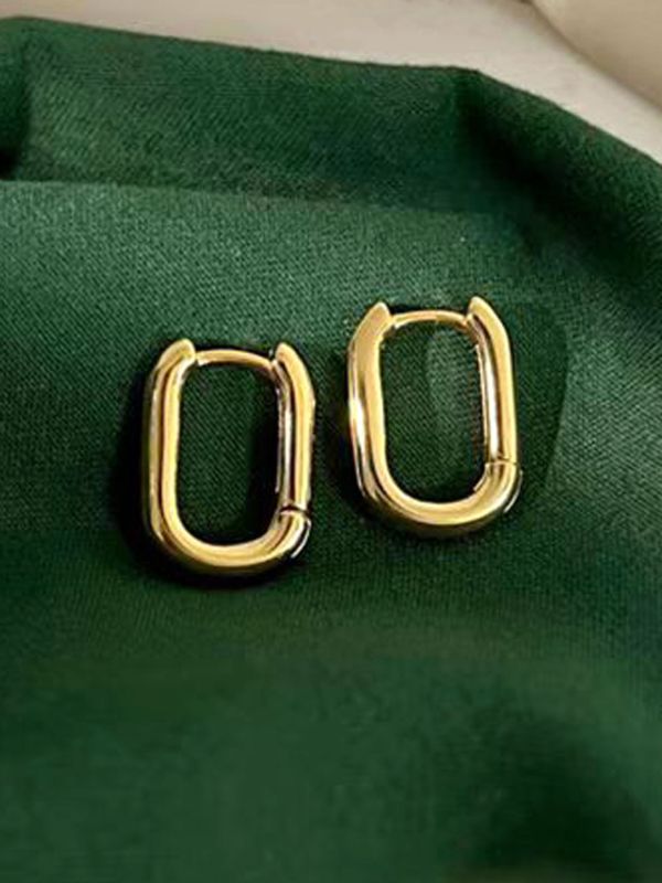 URBAN LOOP-  SLEEK AND CONTEMPORARY GOLD HOOPS