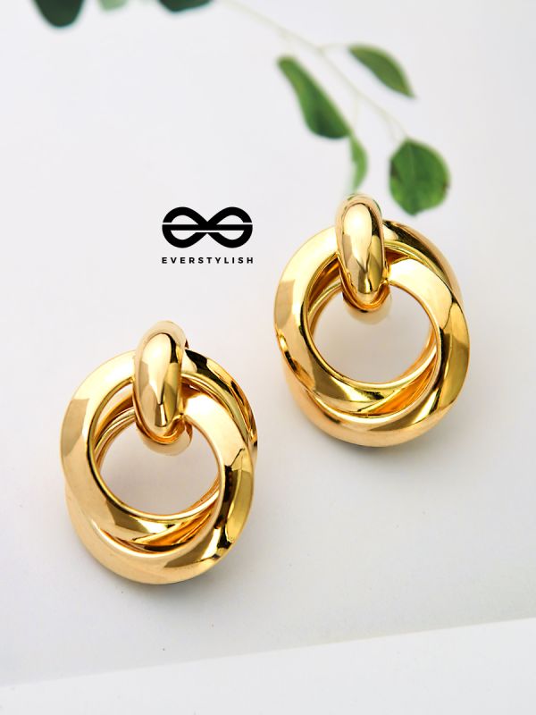 The Entangled Shimmer - Golden Elegant Studs