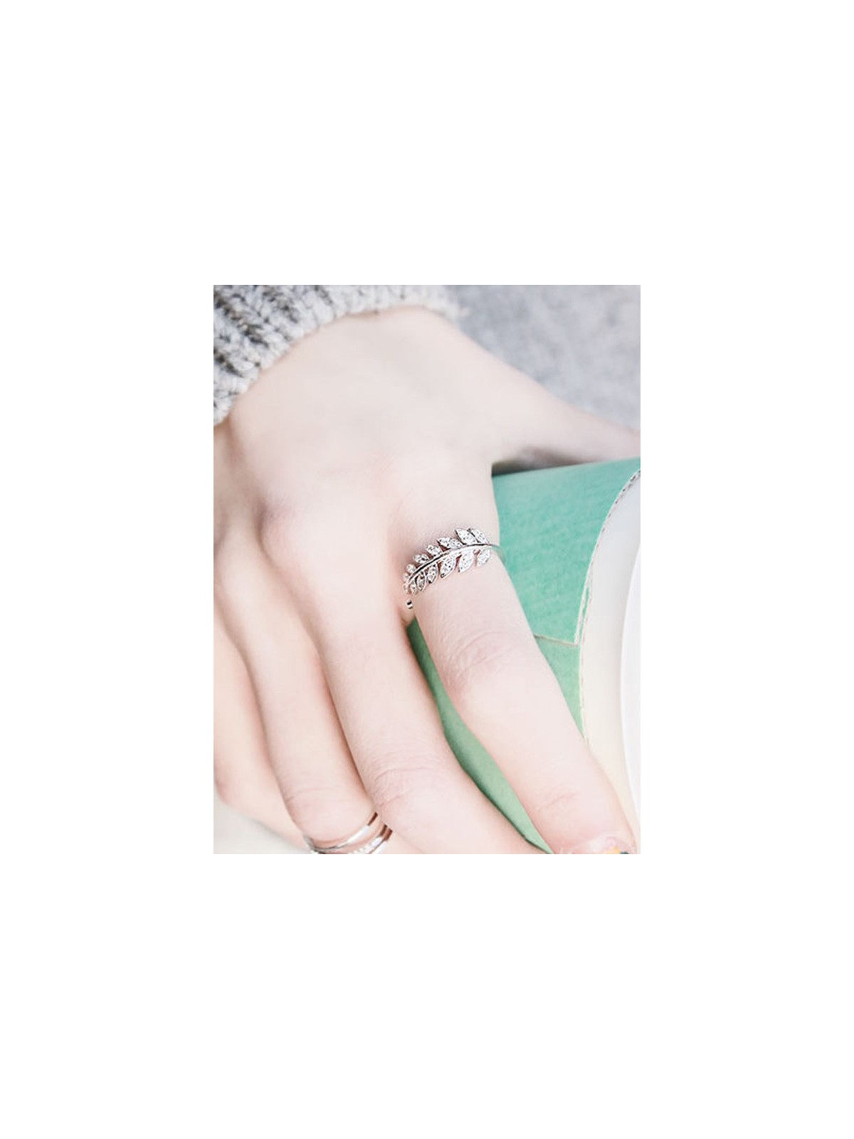 Lustrous  Leaves Adjustable American Diamond Ring