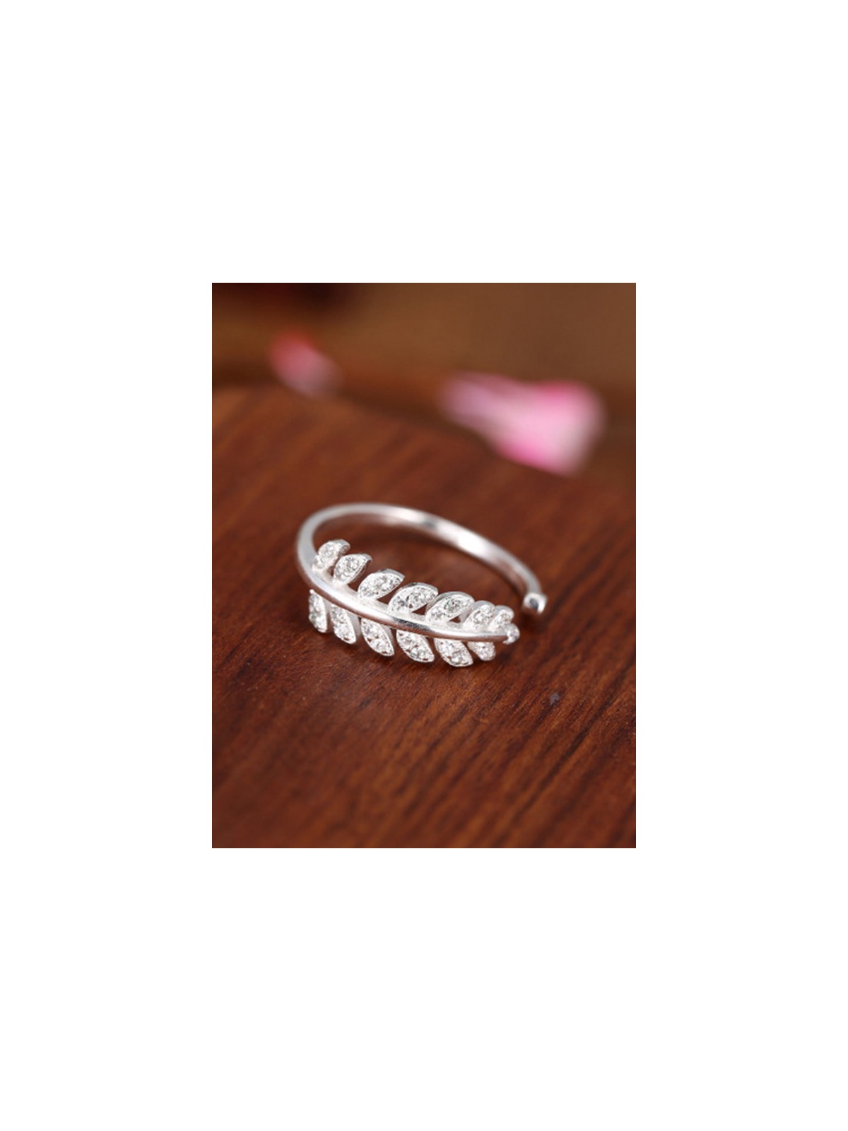 Lustrous  Leaves Adjustable American Diamond Ring