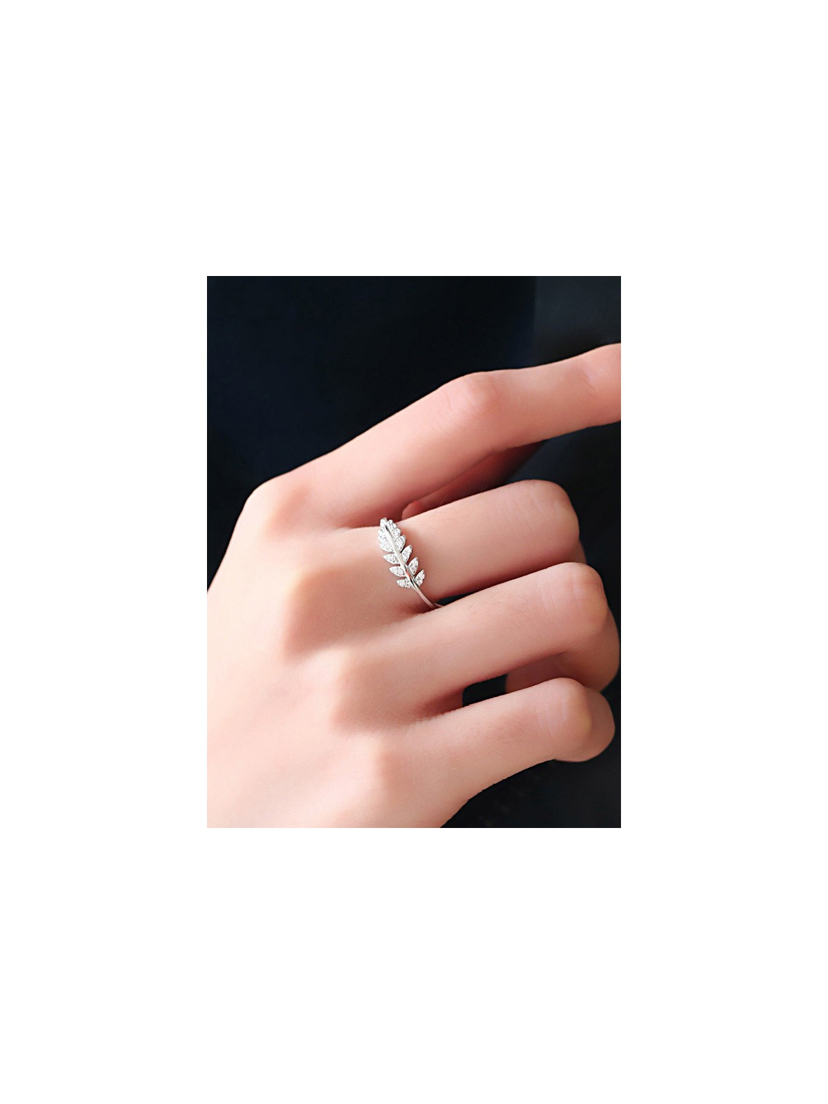 Lustrous  Leaves Adjustable American Diamond Ring