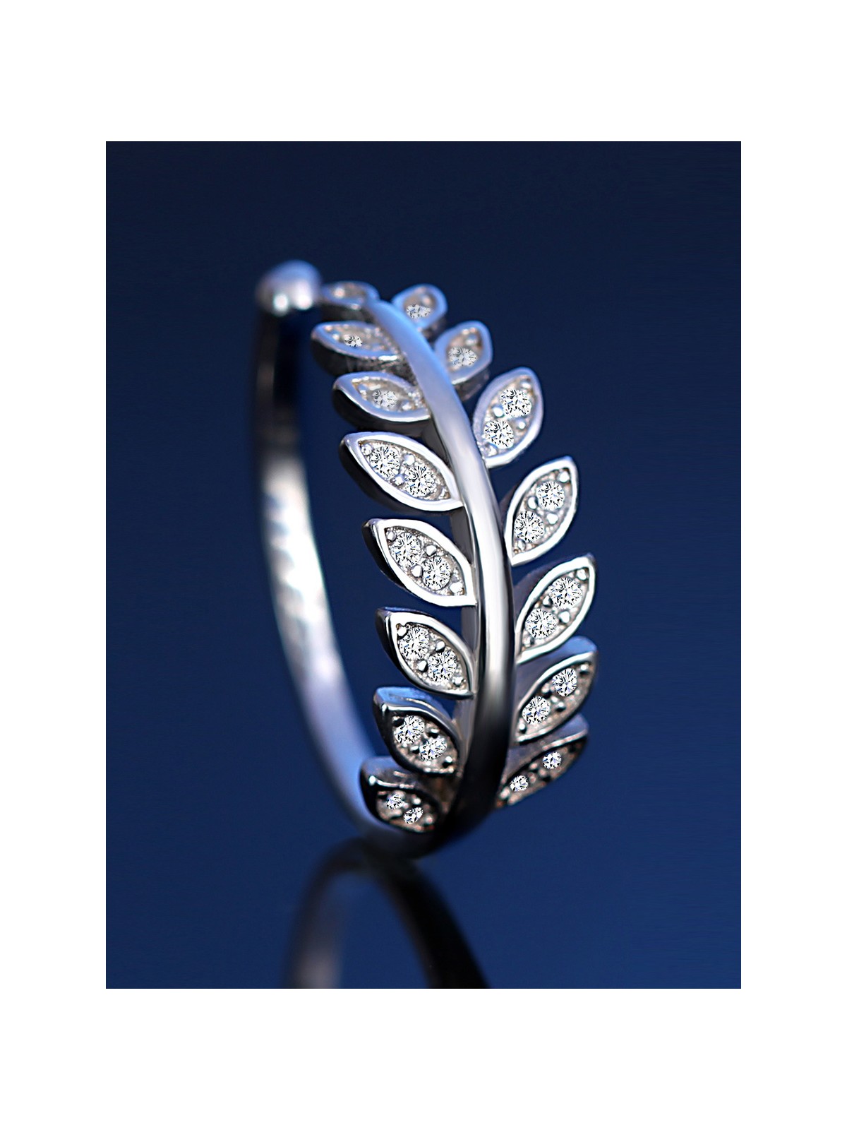 Lustrous  Leaves Adjustable American Diamond Ring