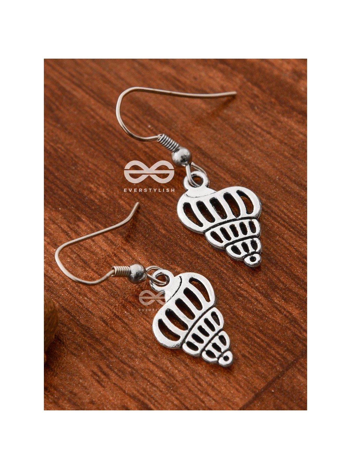 The Little Elegant Seashells - Tiny Trinket Earrings