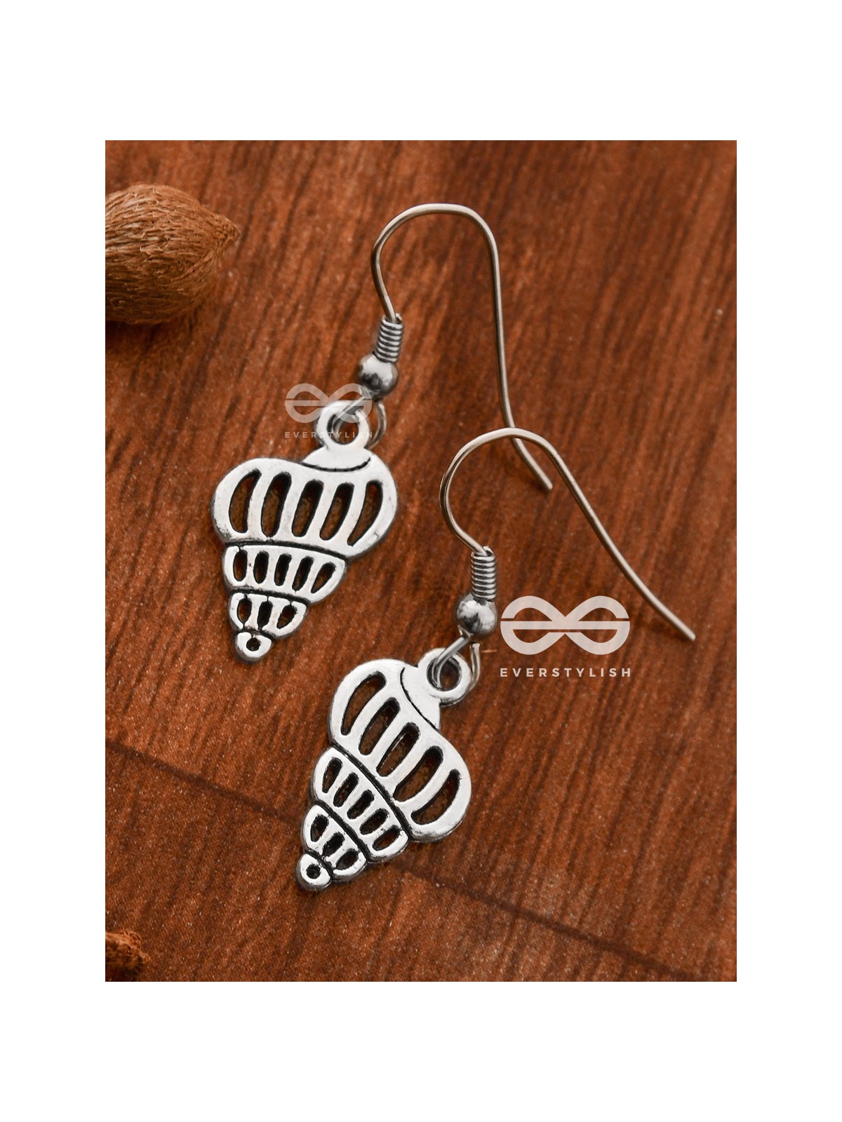 The Little Elegant Seashells - Tiny Trinket Earrings