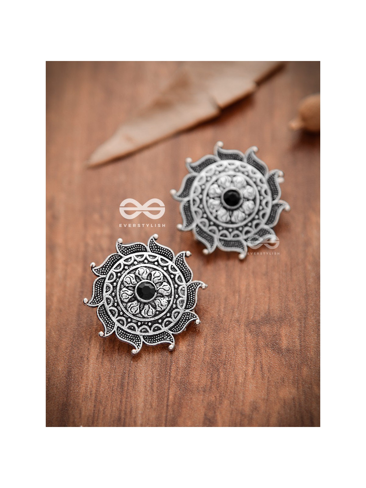 The Vintage Royal Artwork Studs (Onyx Black)- Embellished Oxidised Collection