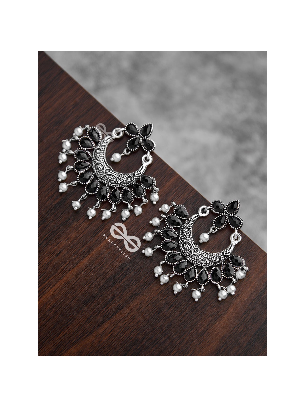 The Elegance of Royalty (Onyx Black) - Embellished Oxidised Earrings