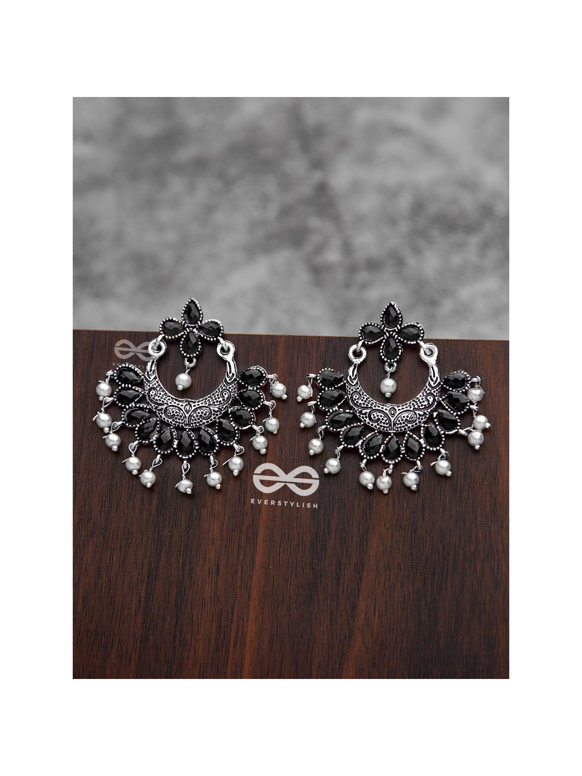 The Elegance of Royalty (Onyx Black) - Embellished Oxidised Earrings