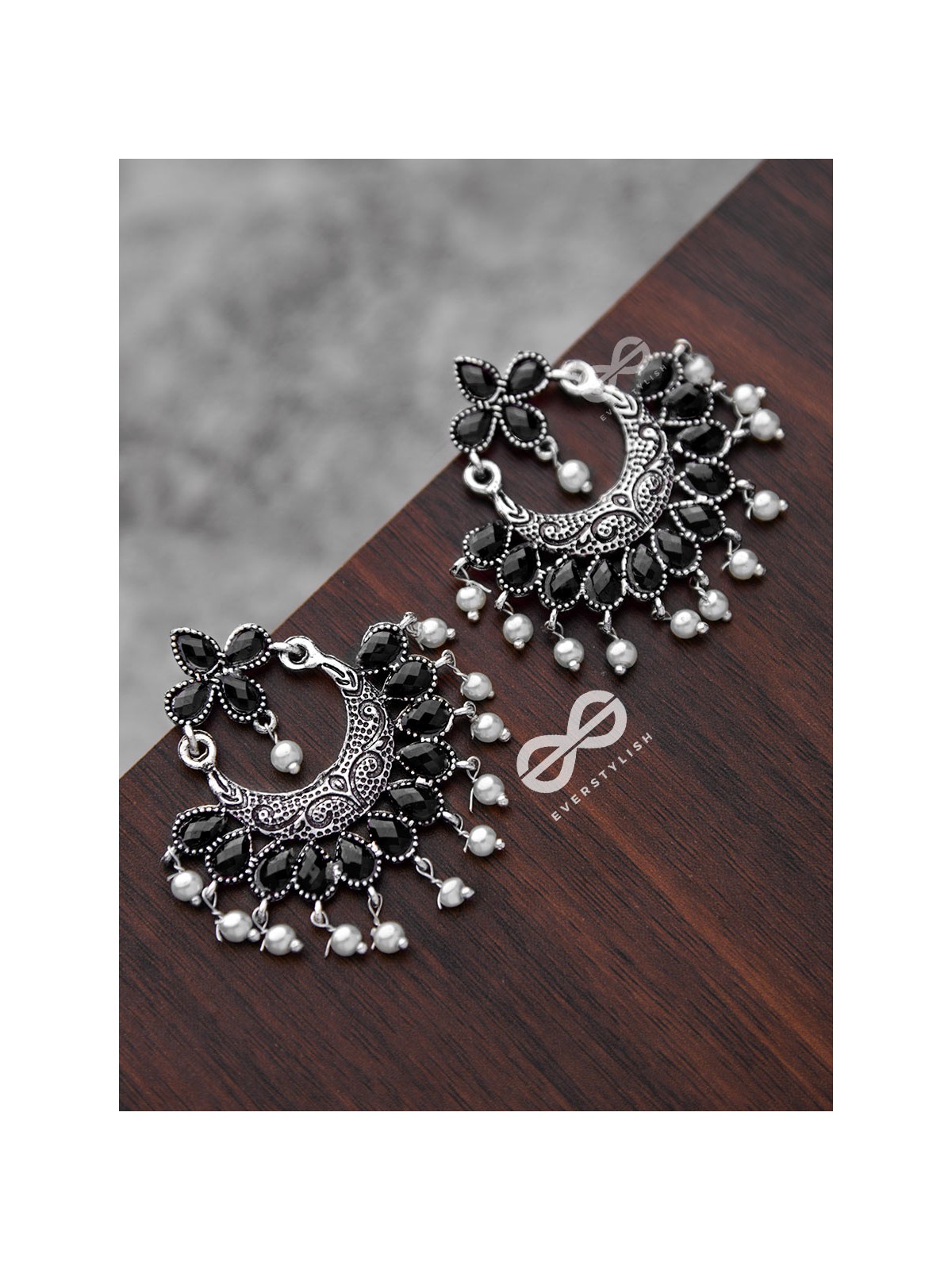 The Elegance of Royalty (Onyx Black) - Embellished Oxidised Earrings