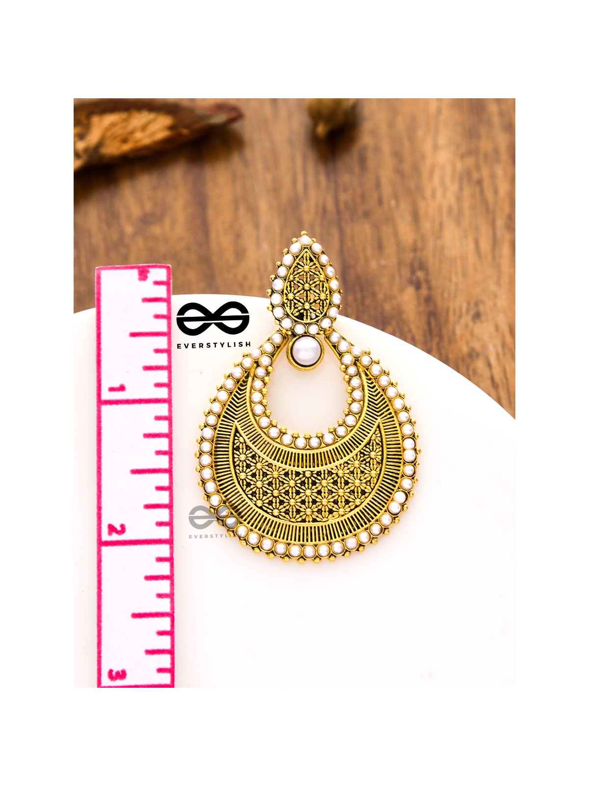 An Elegant Pearl Mesh (Golden) - Embellished Oxidised Collection