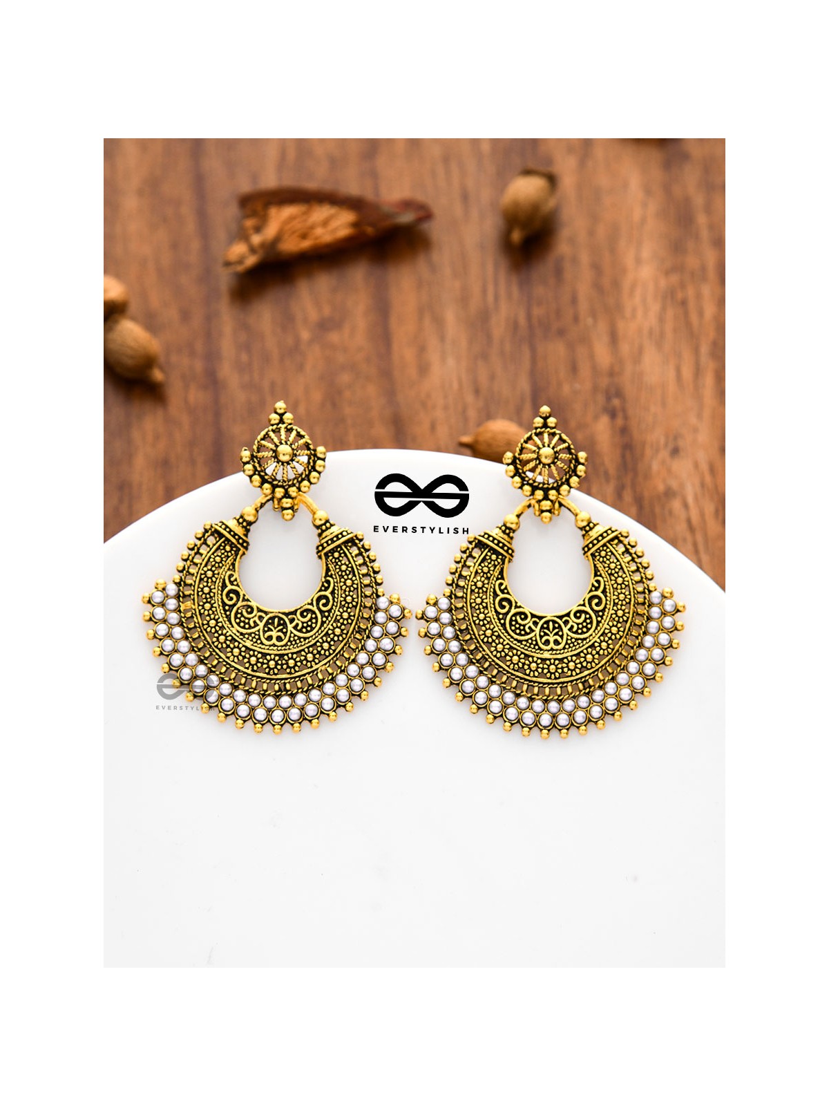 An Elegant Intricate Pearl Delight (Golden) - Embellished Oxidised Collection