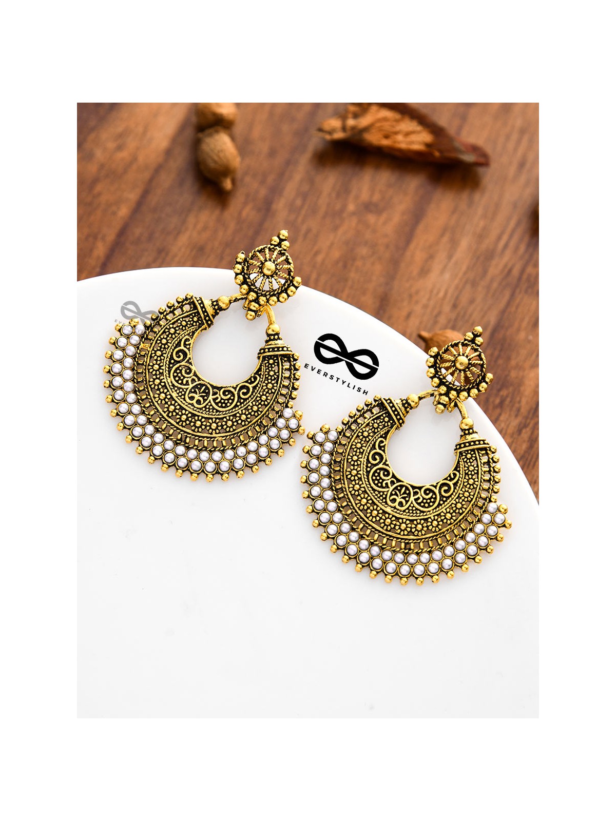 An Elegant Intricate Pearl Delight (Golden) - Embellished Oxidised Collection