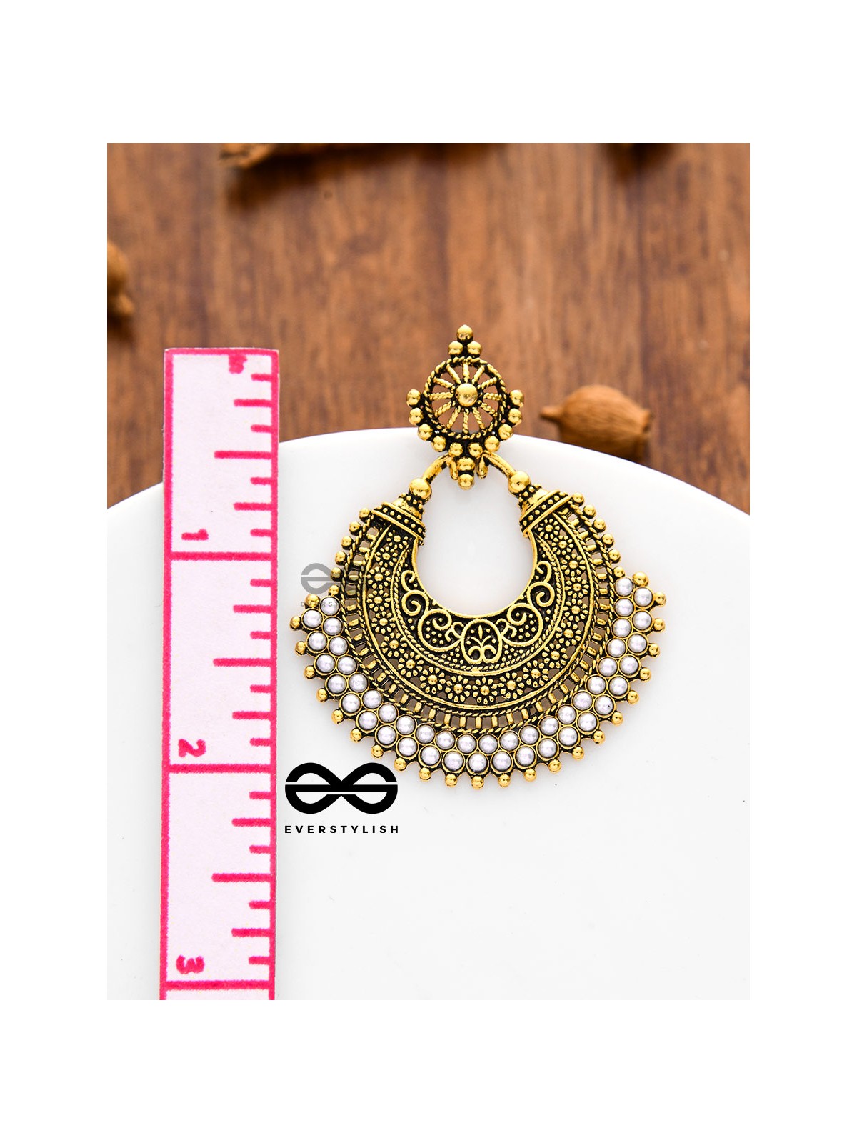 An Elegant Intricate Pearl Delight (Golden) - Embellished Oxidised Collection