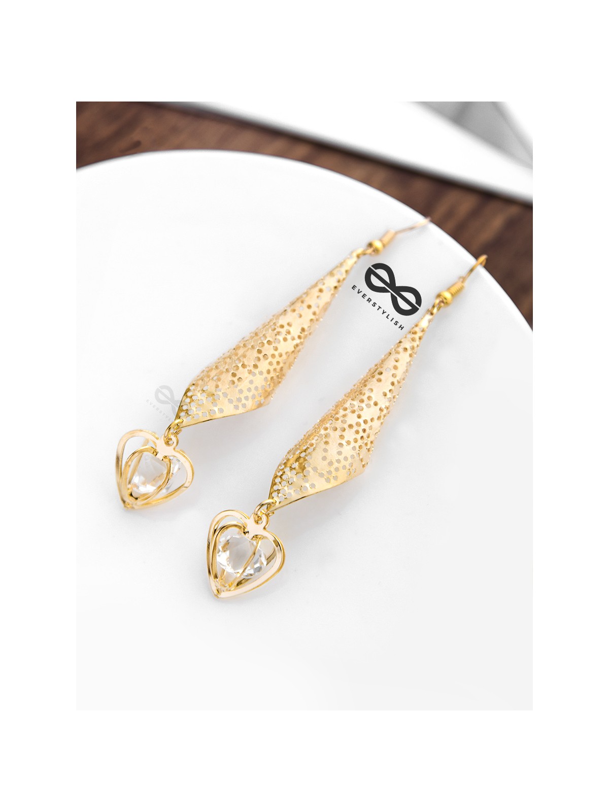 The Meshed Drop Hearts - The Golden Charm Collection