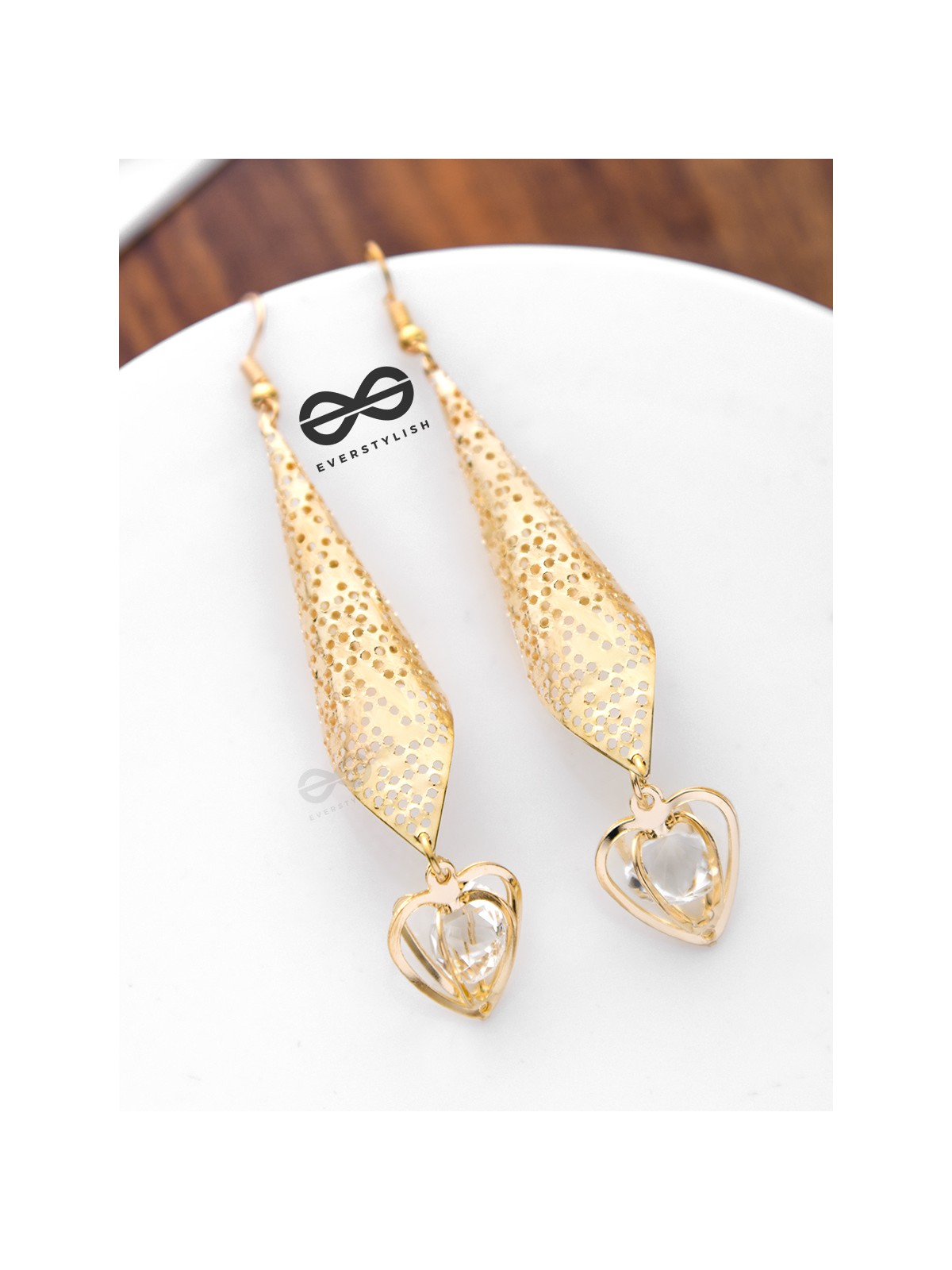 The Meshed Drop Hearts - The Golden Charm Collection