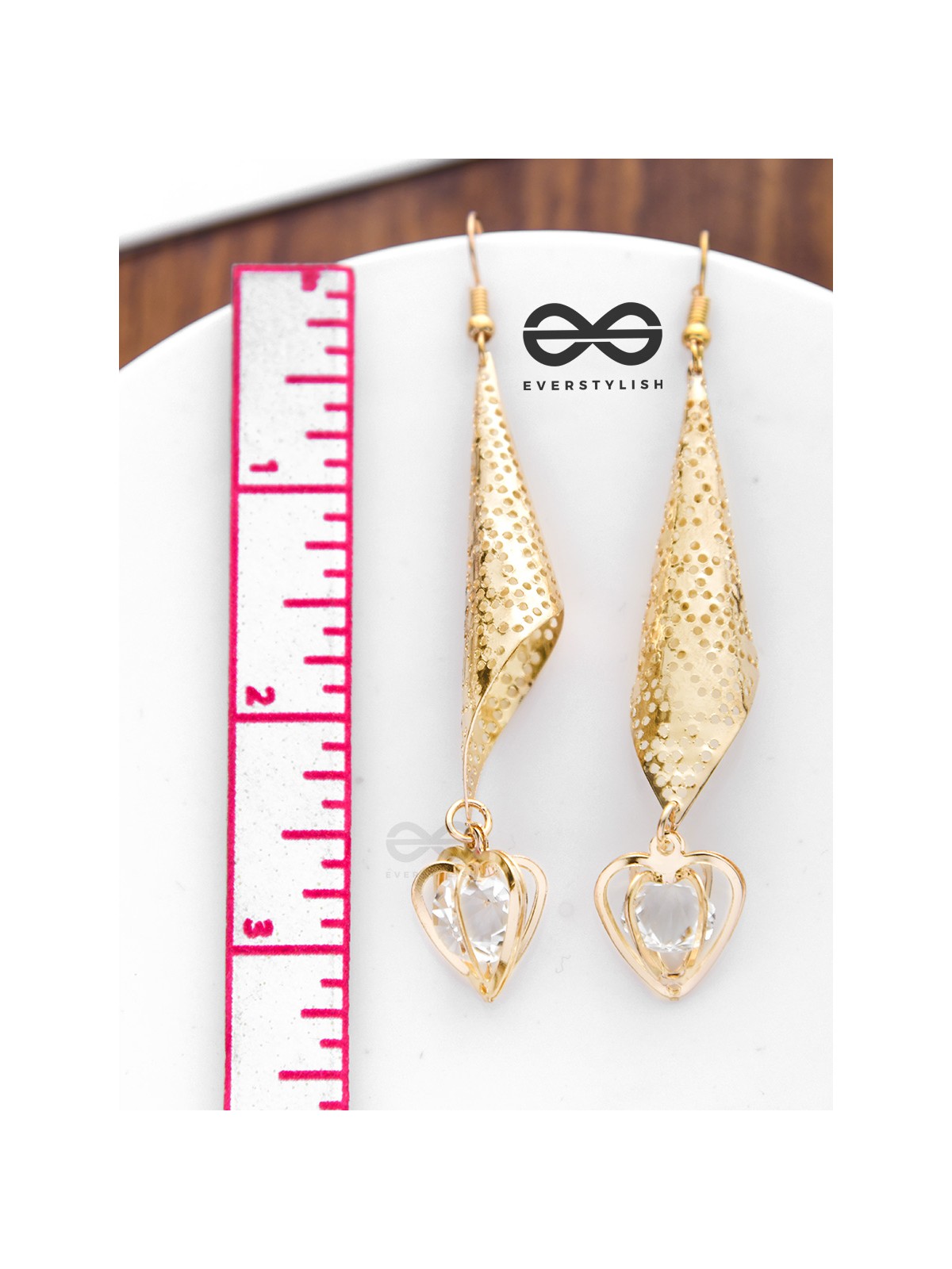 The Meshed Drop Hearts - The Golden Charm Collection
