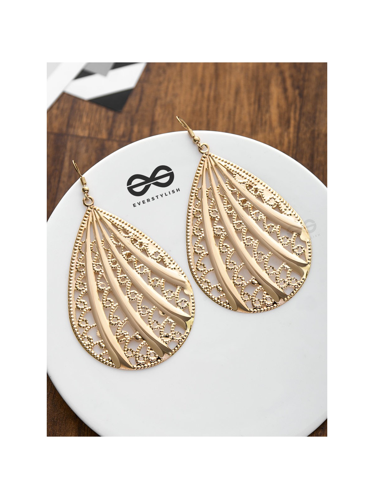 The Intricate Meshed Leaves - Golden Casual Earrings