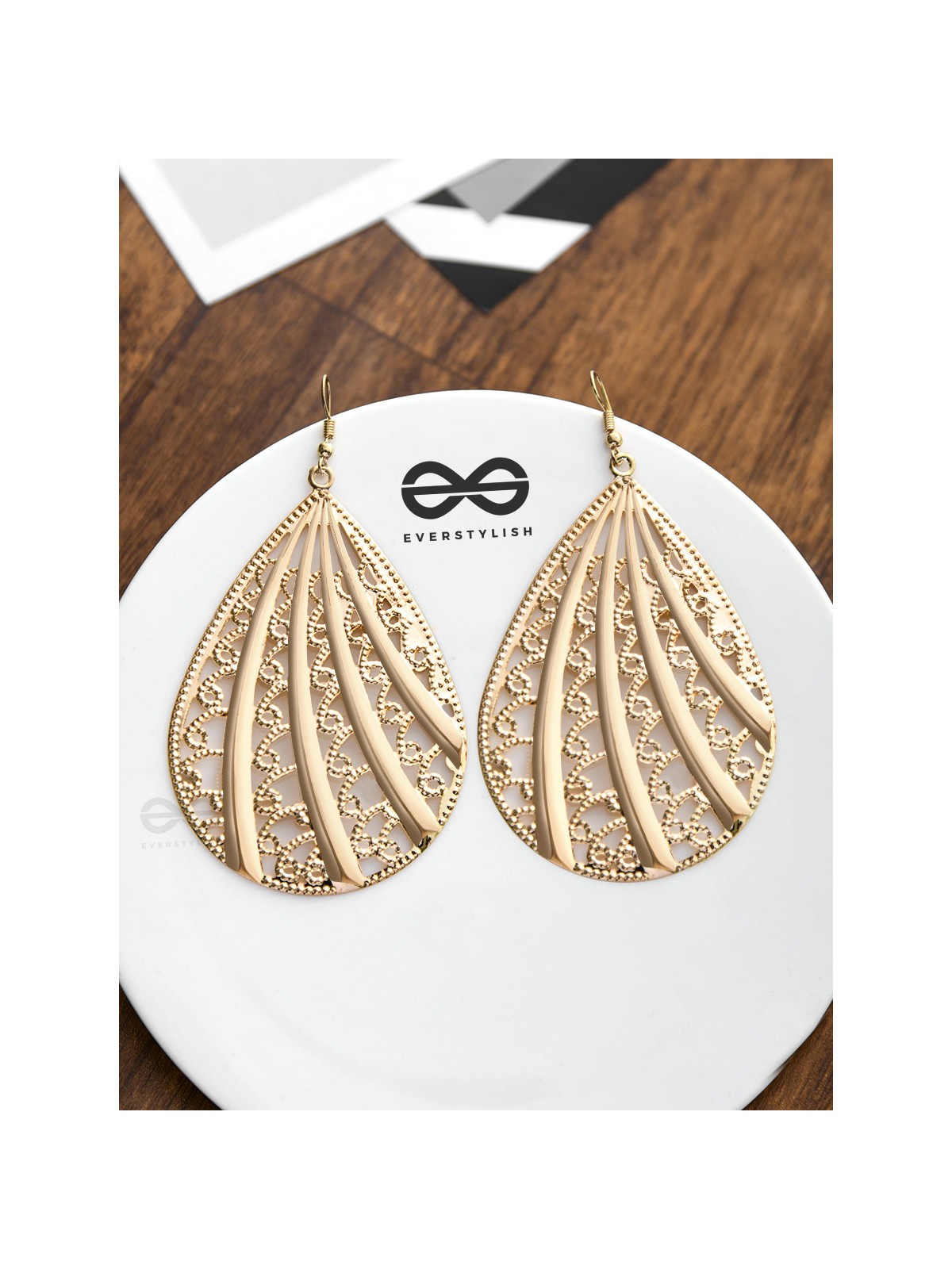 The Intricate Meshed Leaves - Golden Casual Earrings