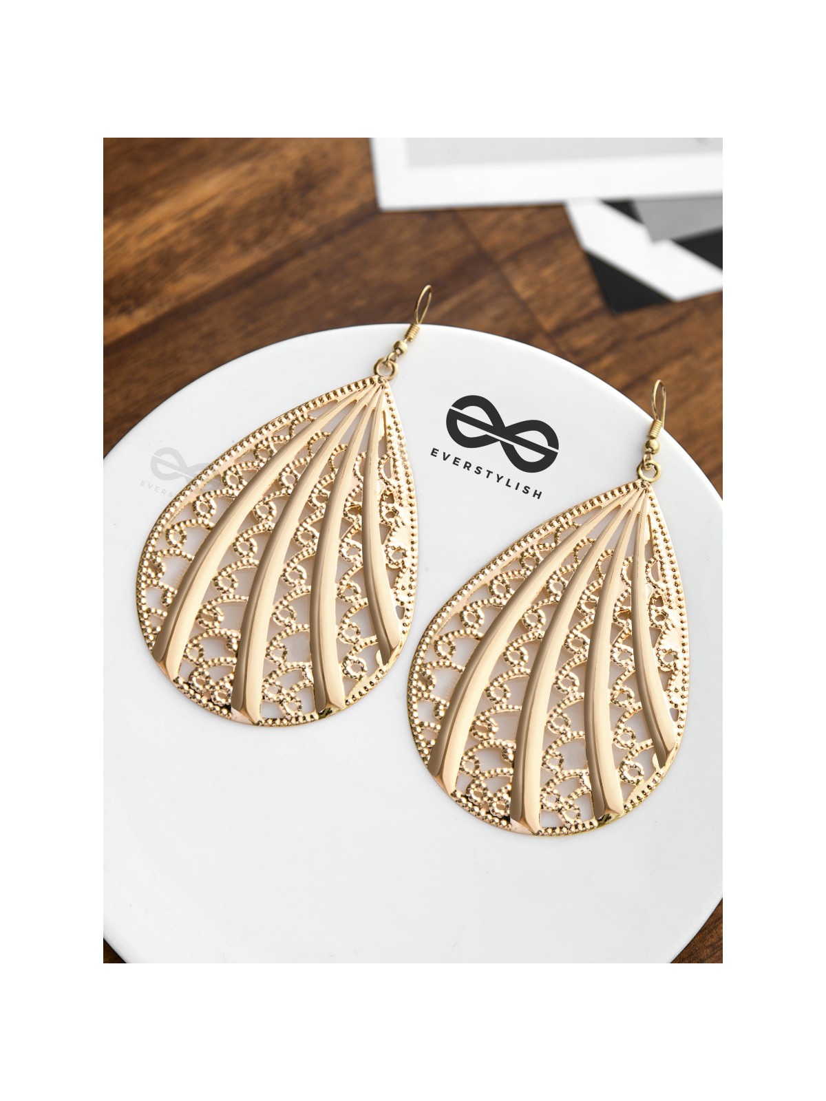 The Intricate Meshed Leaves - Golden Casual Earrings