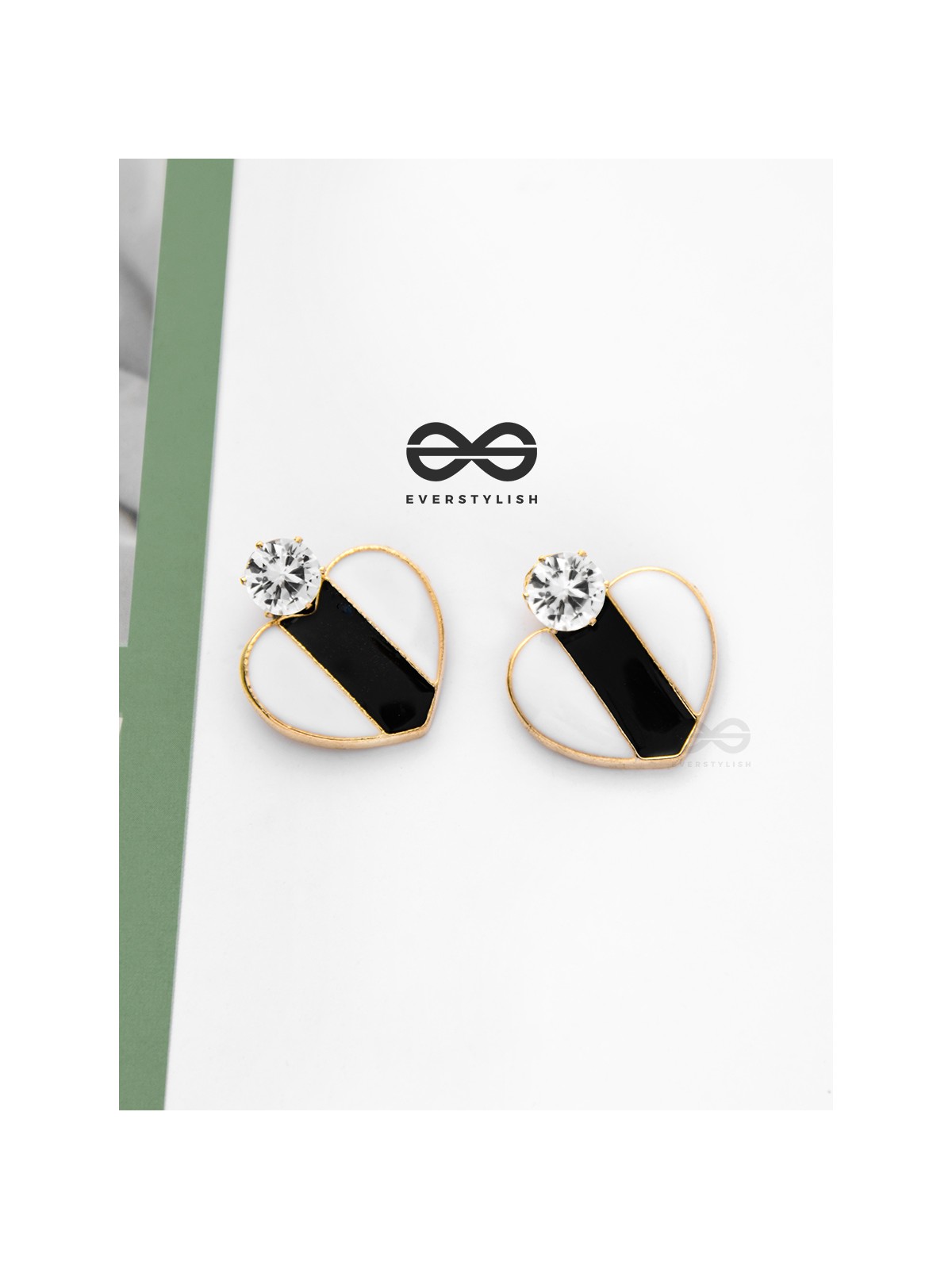 The Chic Valentine - Golden Heart Studs
