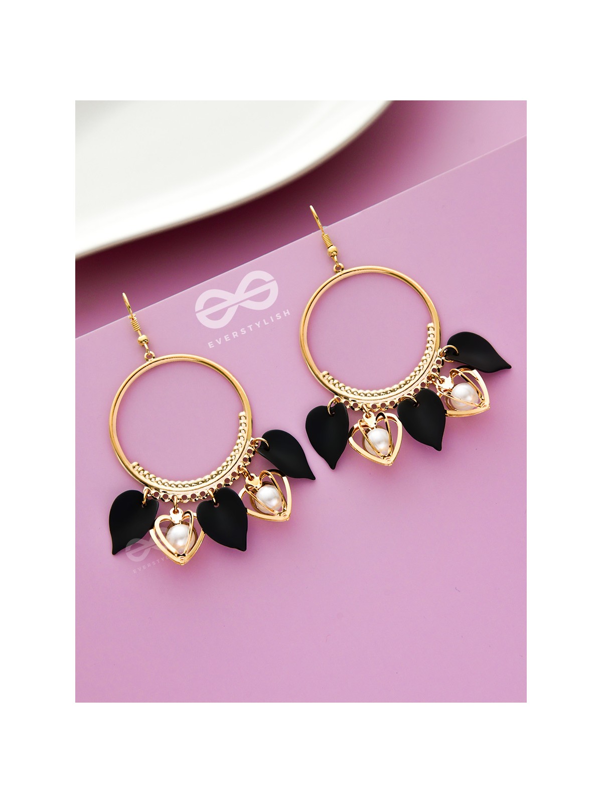 The bonafide elegance - leaf and pearl detailed danglers