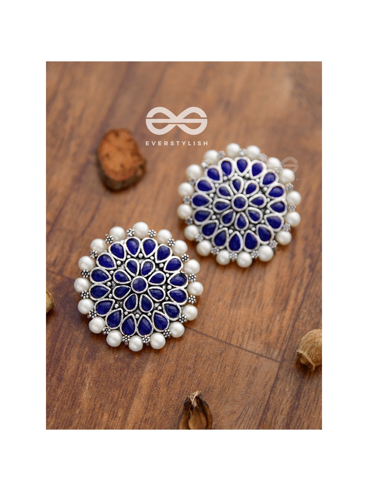 The headturner's blissful blue and pearls statement earrings