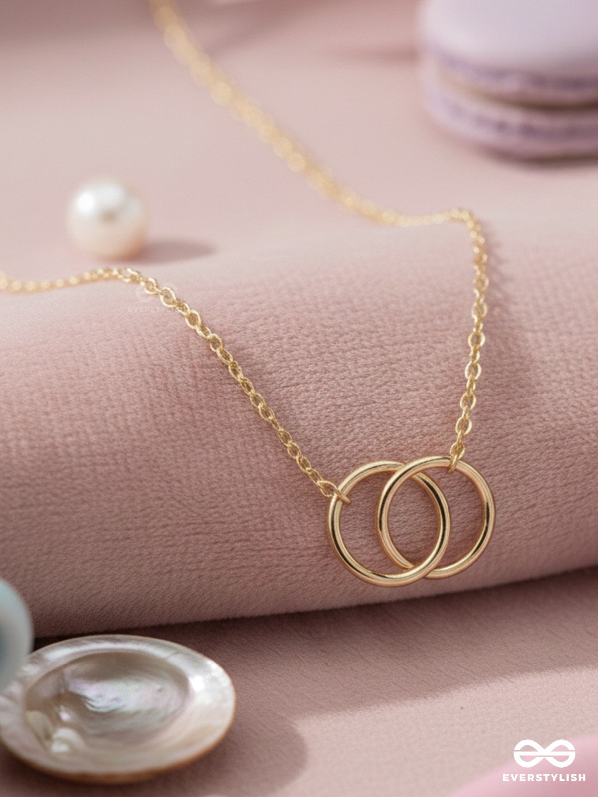 The Dainty Links - Golden Casual Neckpiece