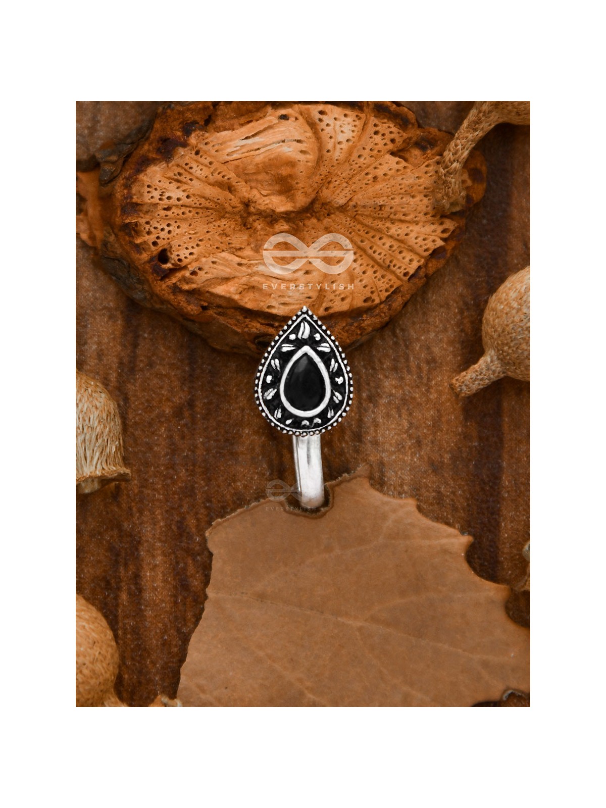 The Intricate Droplets - Embellished Non-pierced Nosepin (Onyx Black)