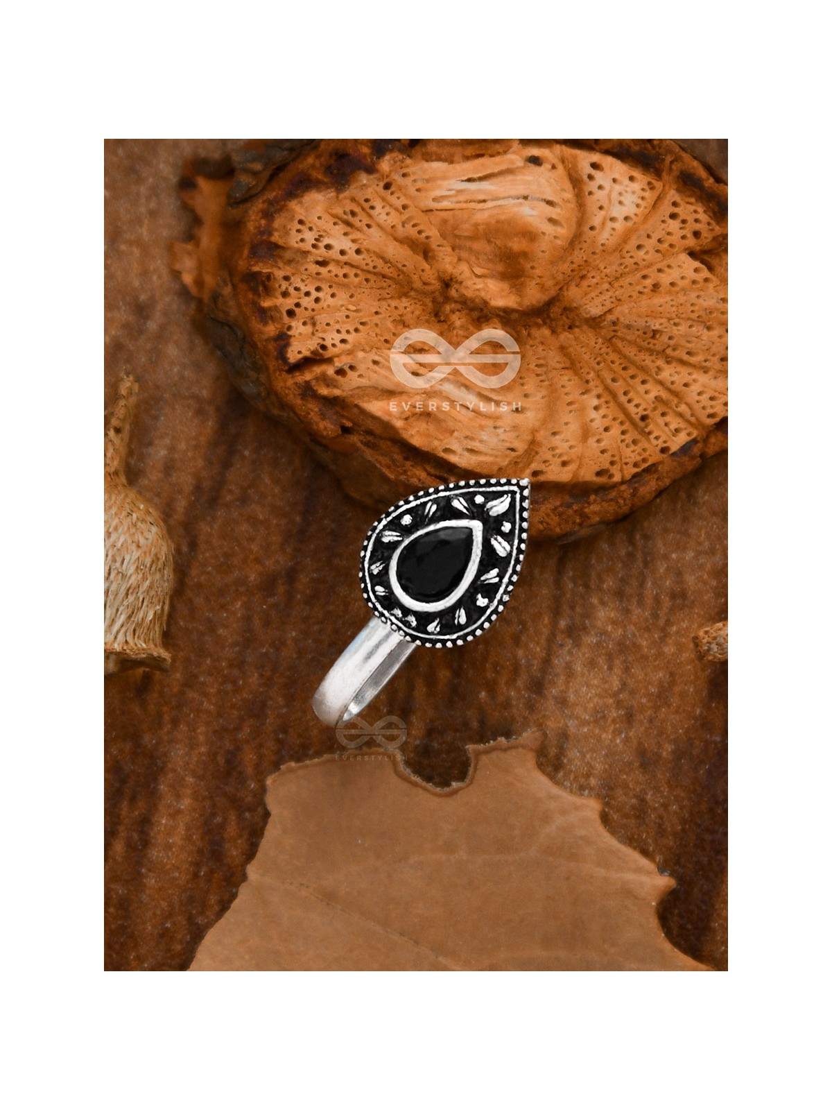 The Intricate Droplets - Embellished Non-pierced Nosepin (Onyx Black)
