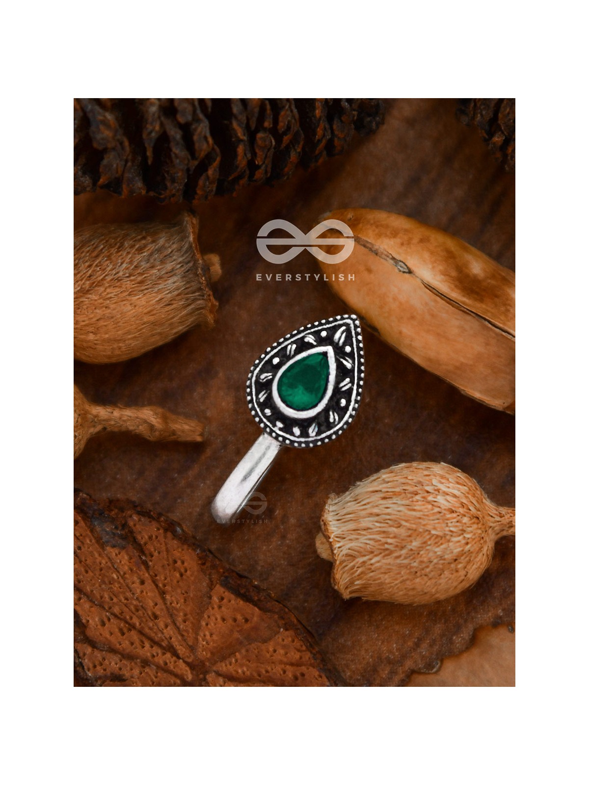 The Intricate Droplets - Embellished Non-pierced Nosepin (Emerald Green)