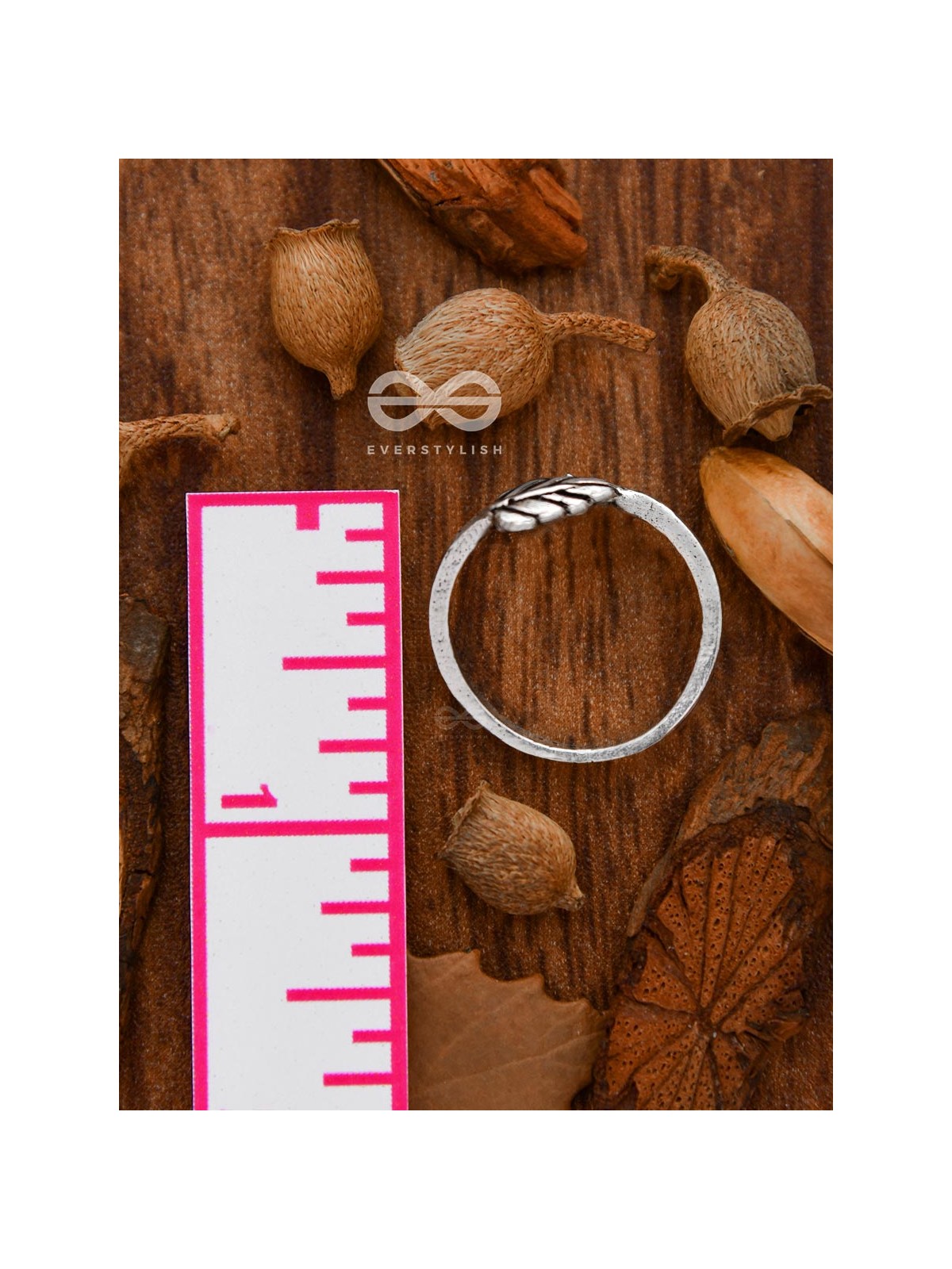 The Intricate Leaflets Toe Ring - Tiny Trinket Collection