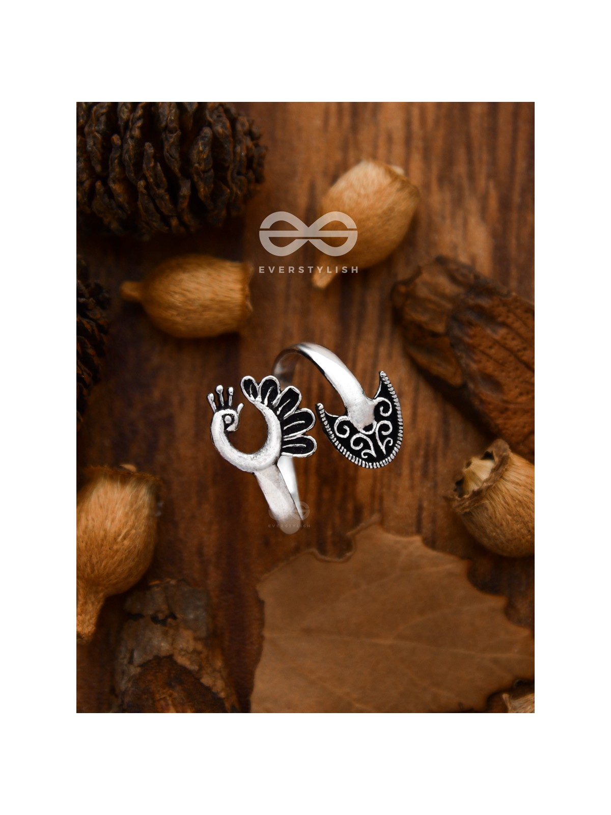 The Intricate Peacock Toe Ring - Tiny Trinket Collection