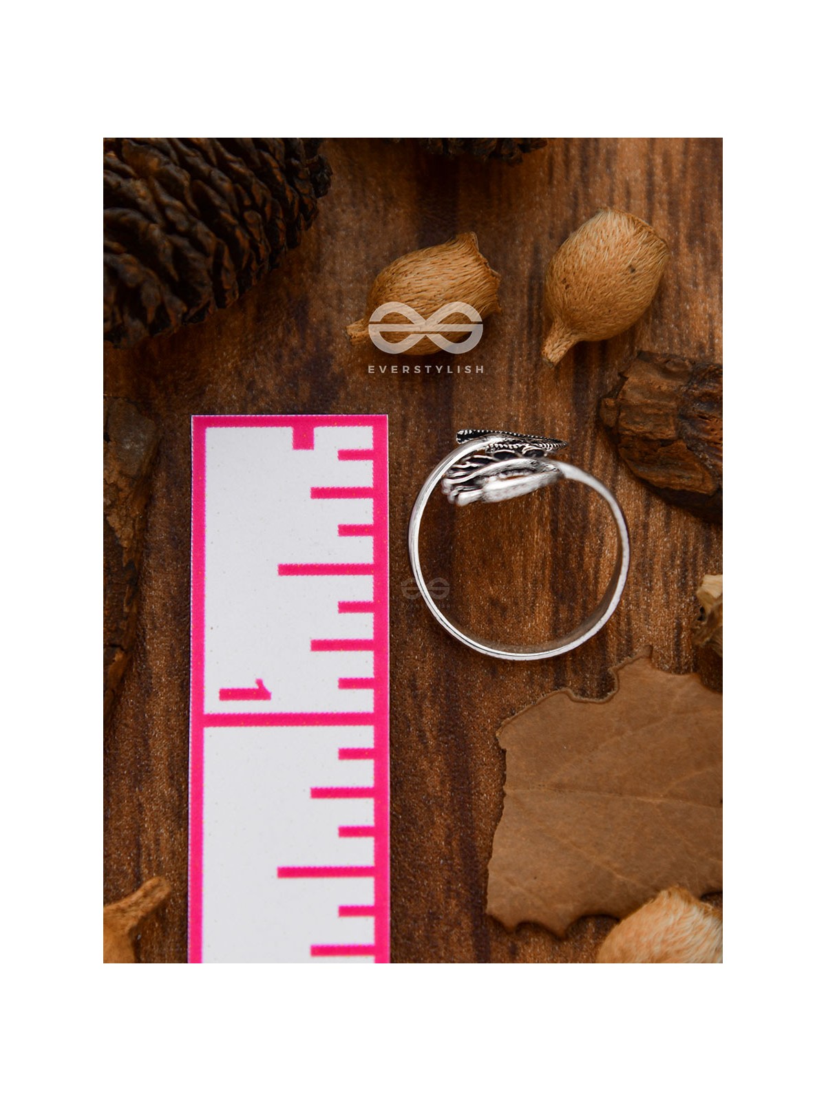 The Intricate Peacock Toe Ring - Tiny Trinket Collection