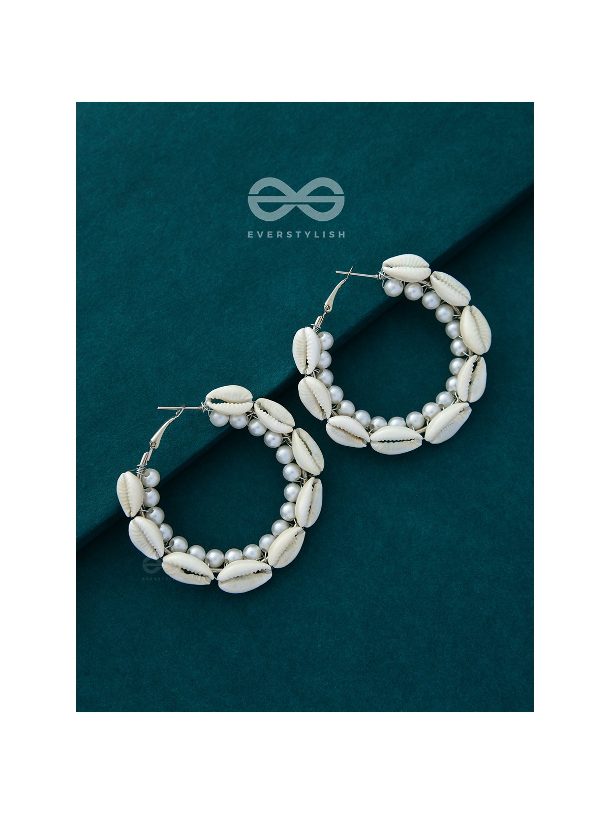 The Princess of the Ocean - Pearls and Shells Hoops