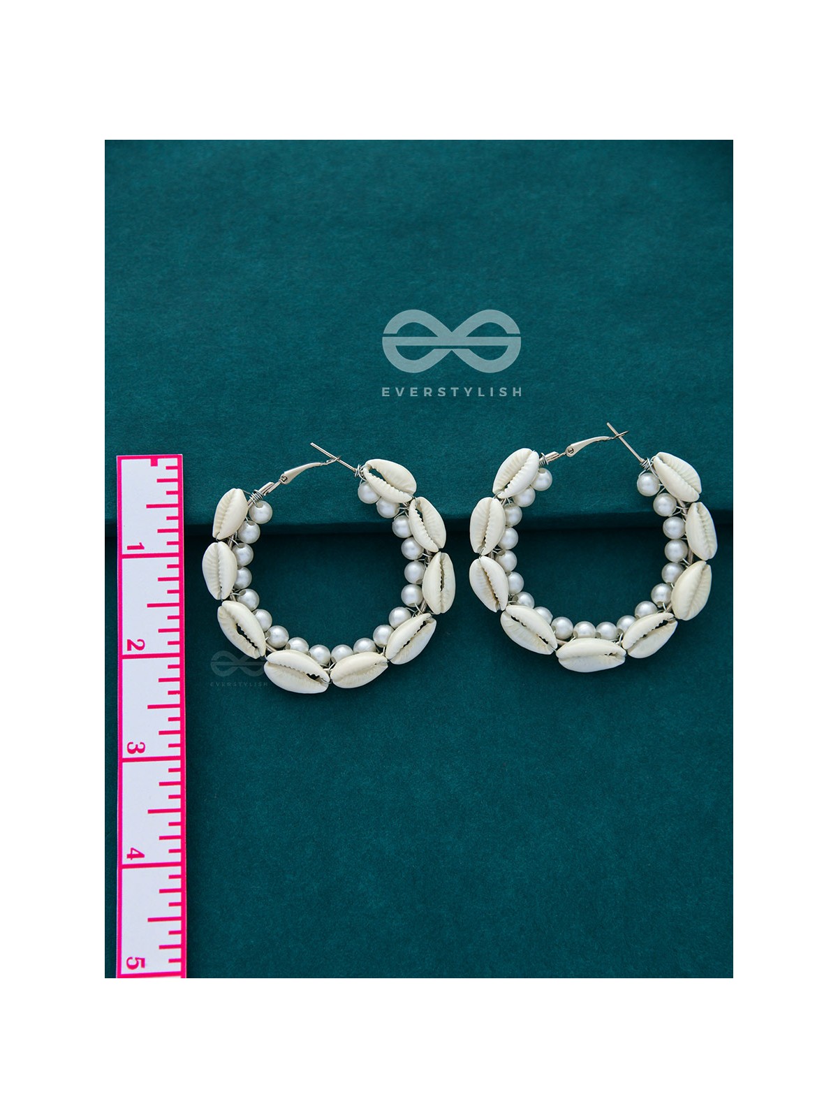 The Princess of the Ocean - Pearls and Shells Hoops