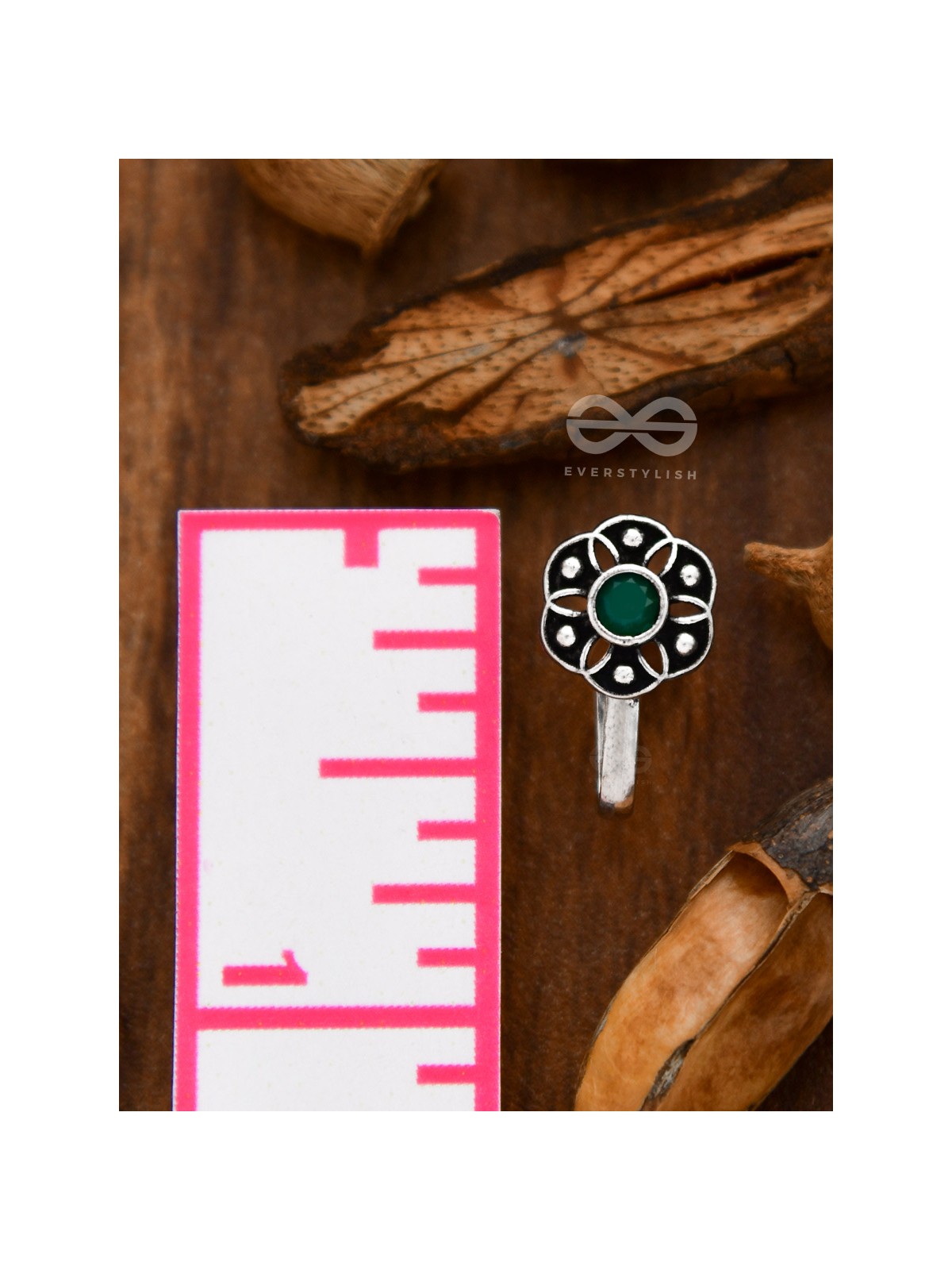 The Flower of Ikigai- Oxidised Non-pierced Nosering(Emerald green)