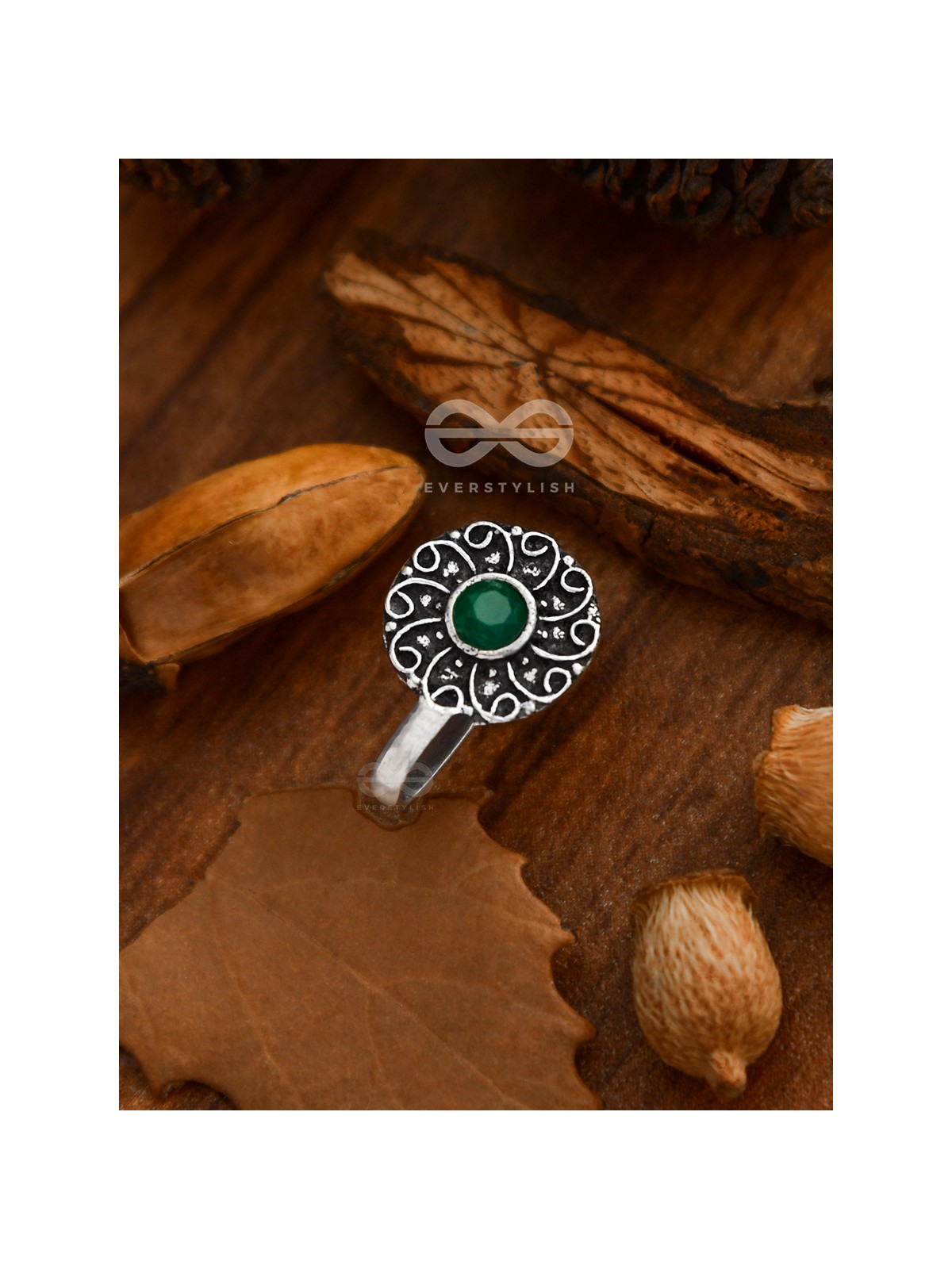 The Embellished Whirlwind - Oxidised Non-pierced Nosering (emerald green)