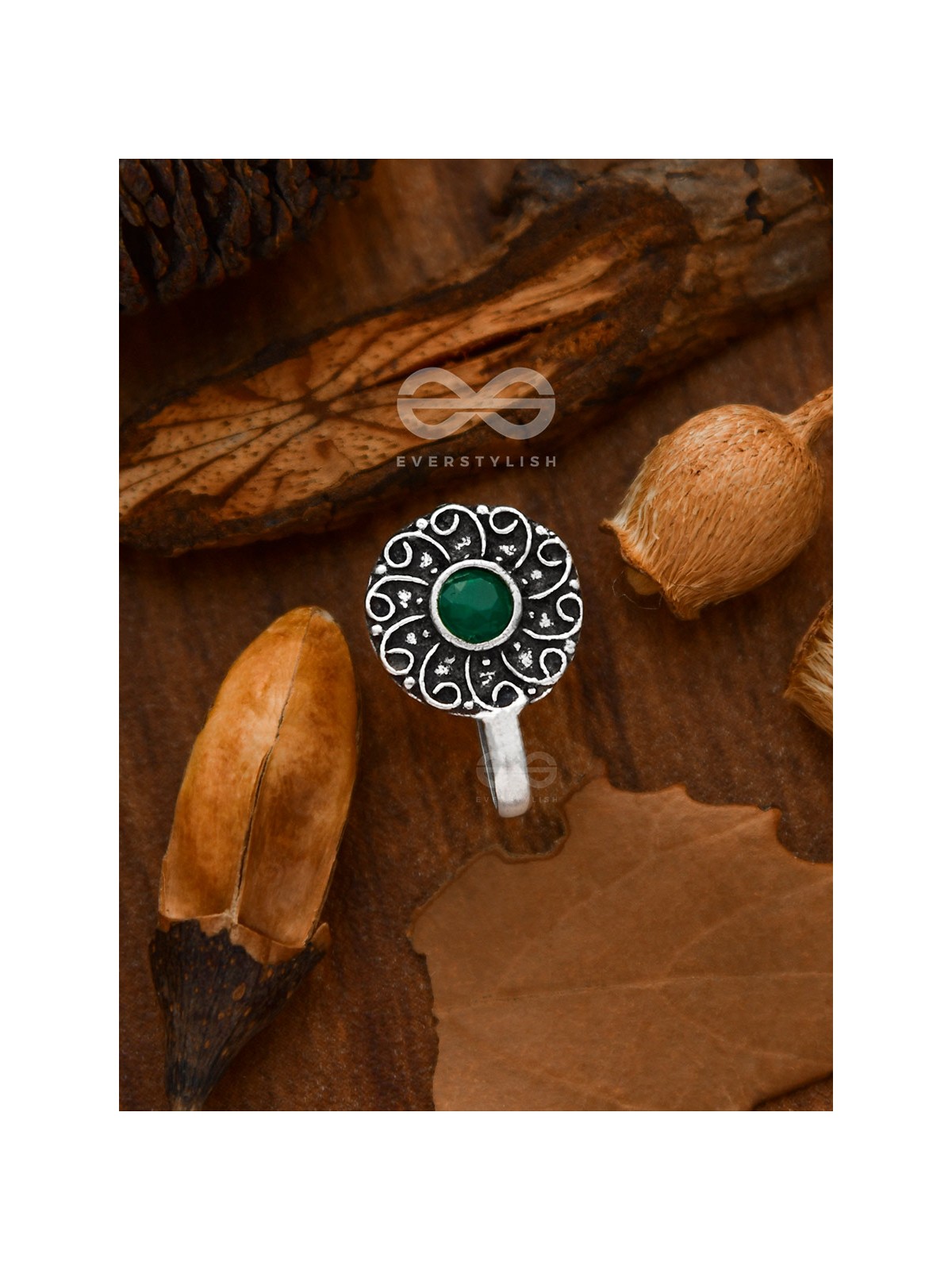 The Embellished Whirlwind - Oxidised Non-pierced Nosering (emerald green)