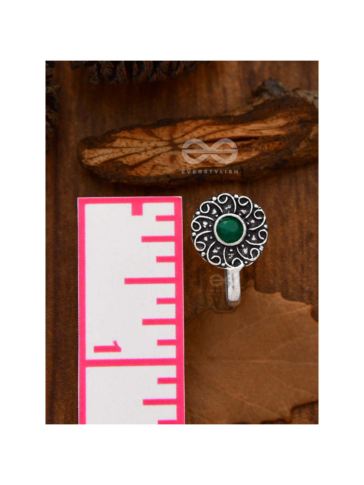 The Embellished Whirlwind - Oxidised Non-pierced Nosering (emerald green)