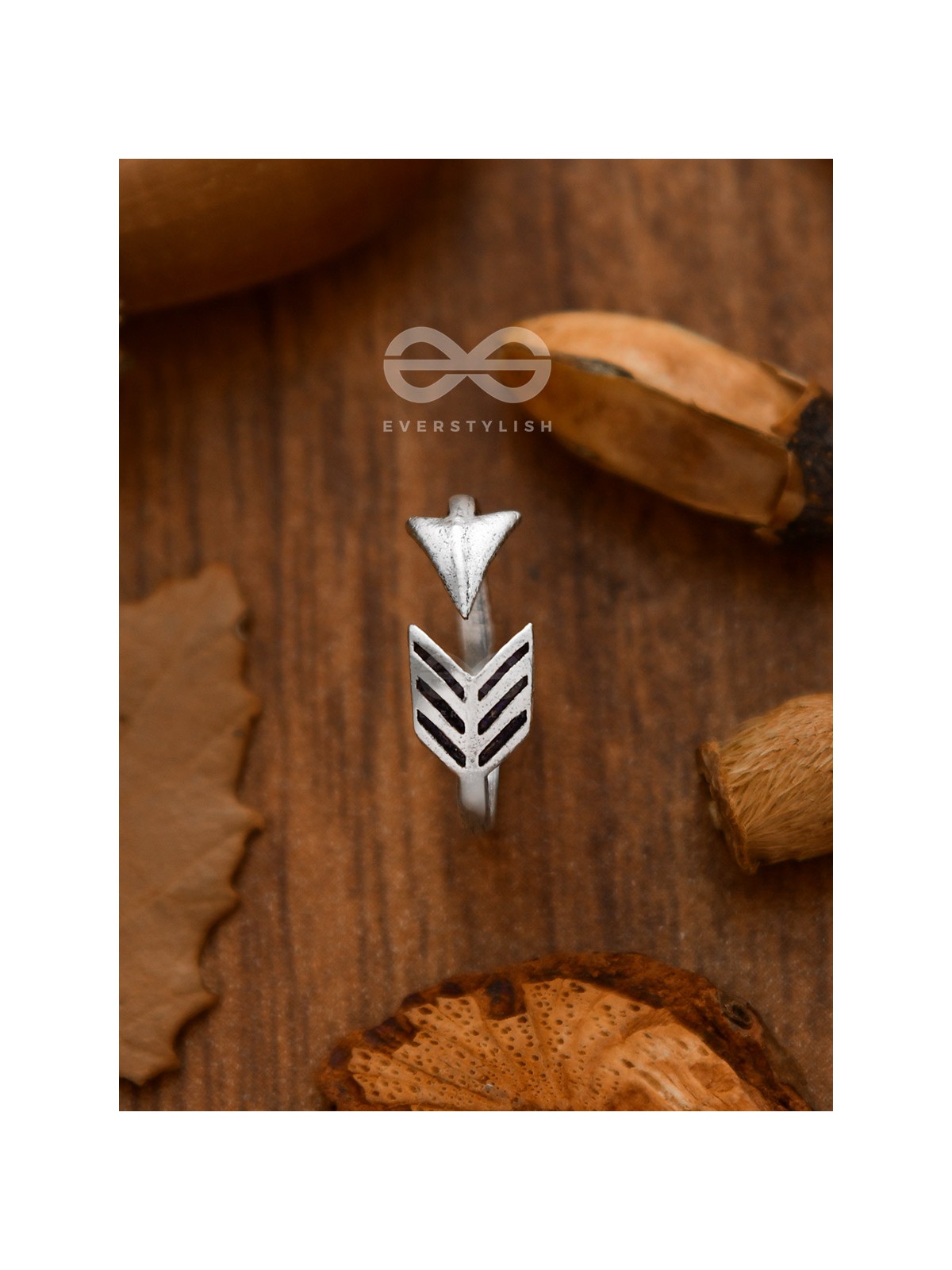 The Twisted Arrow Toe-Ring - Tiny Trinket Collection