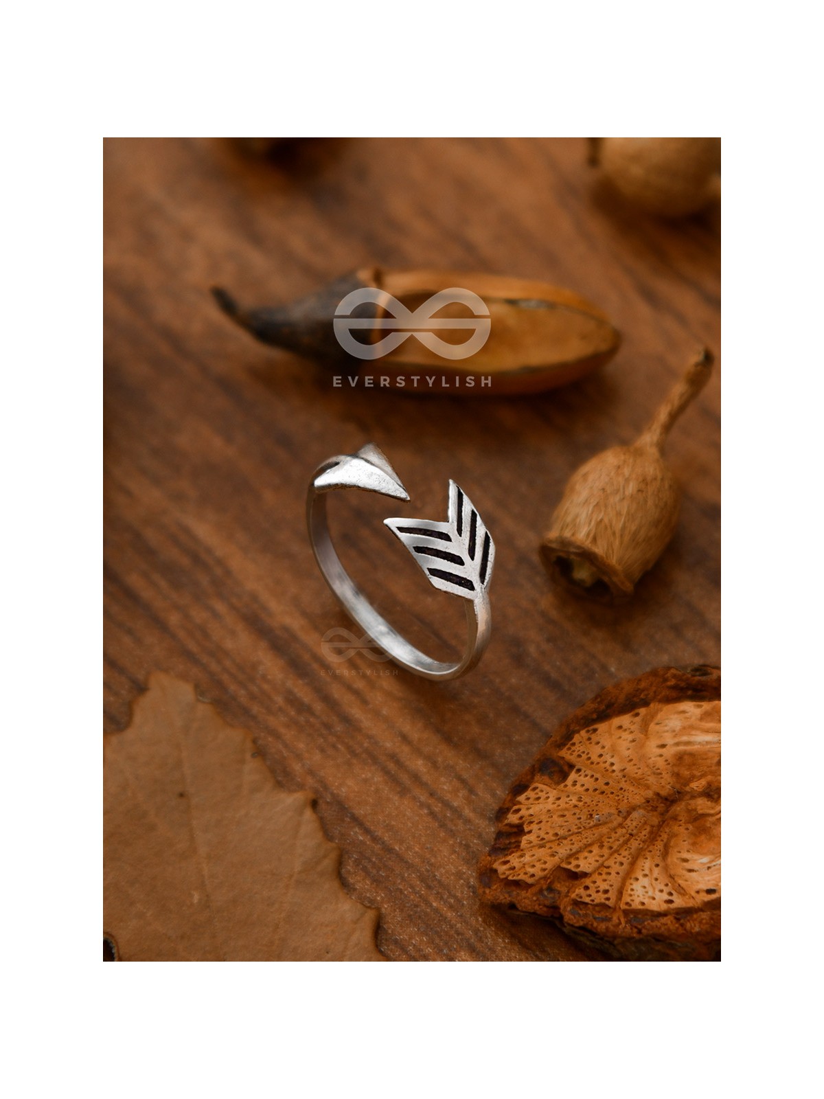 The Twisted Arrow Toe-Ring - Tiny Trinket Collection